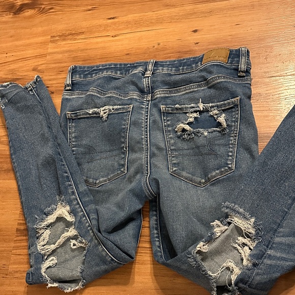 American Eagle Outfitters Women's Distressed Denim Jeans - Picture 4 of 6